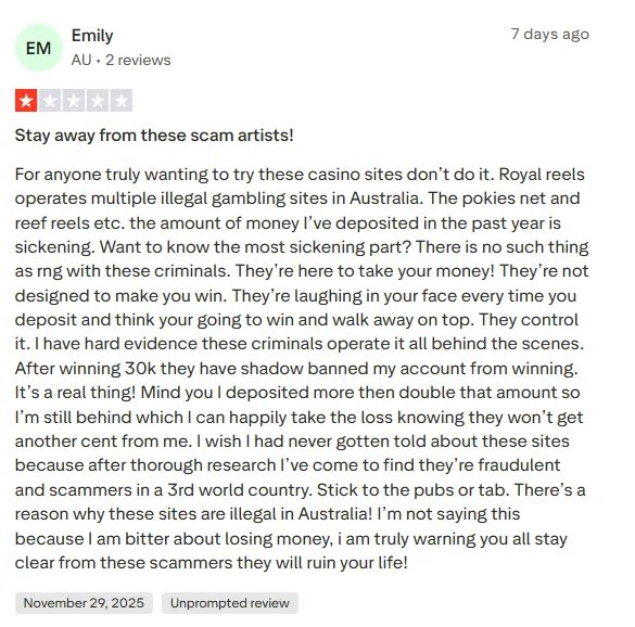 Example public review complaining about Royal Reels withdrawals and account closure